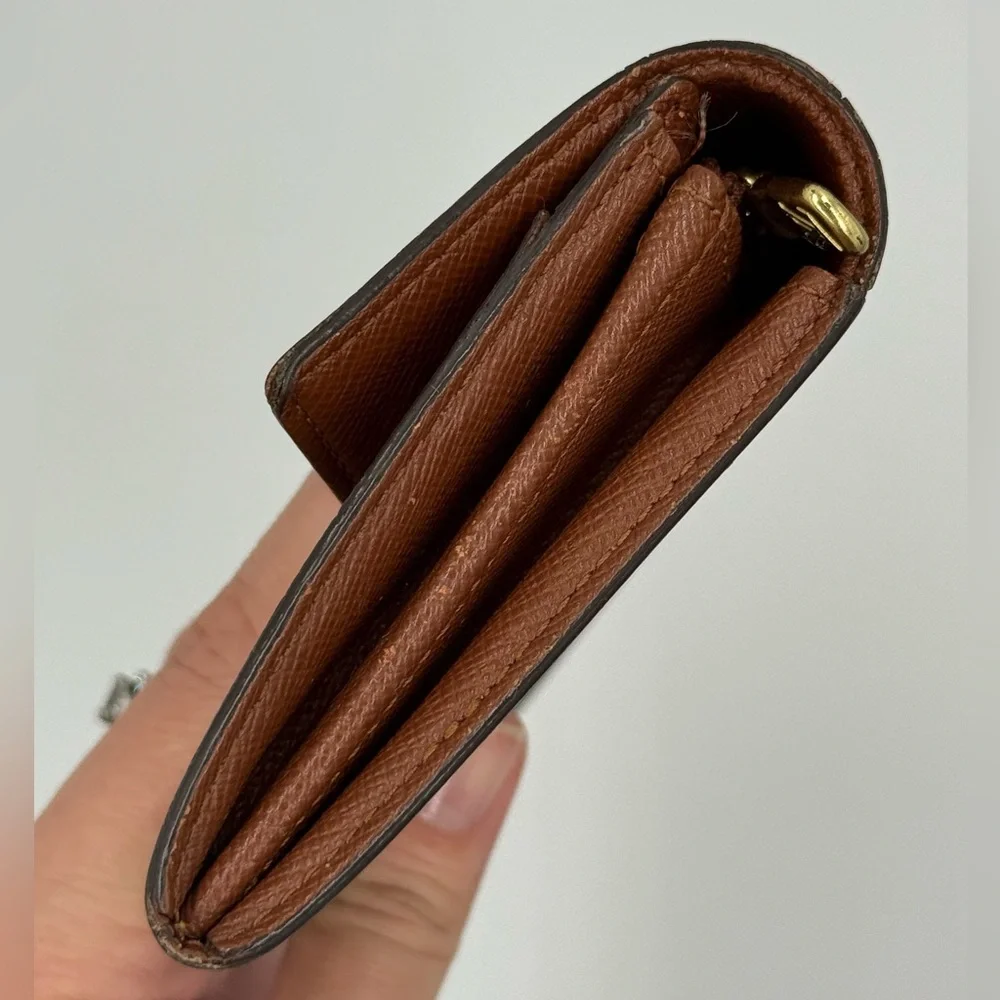 Louis Vuitton Monogram Sarah Wallet - Picture 11 of 13